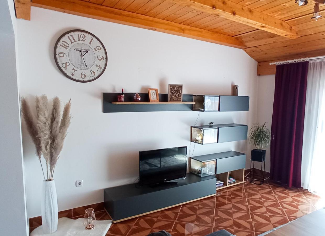 Apartment Aleksandra Malinska Eksteriør billede