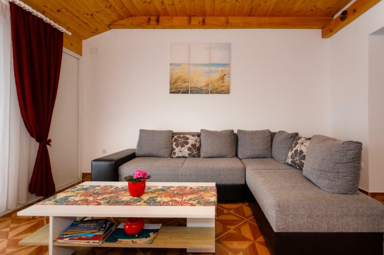 Apartment Aleksandra Malinska Eksteriør billede