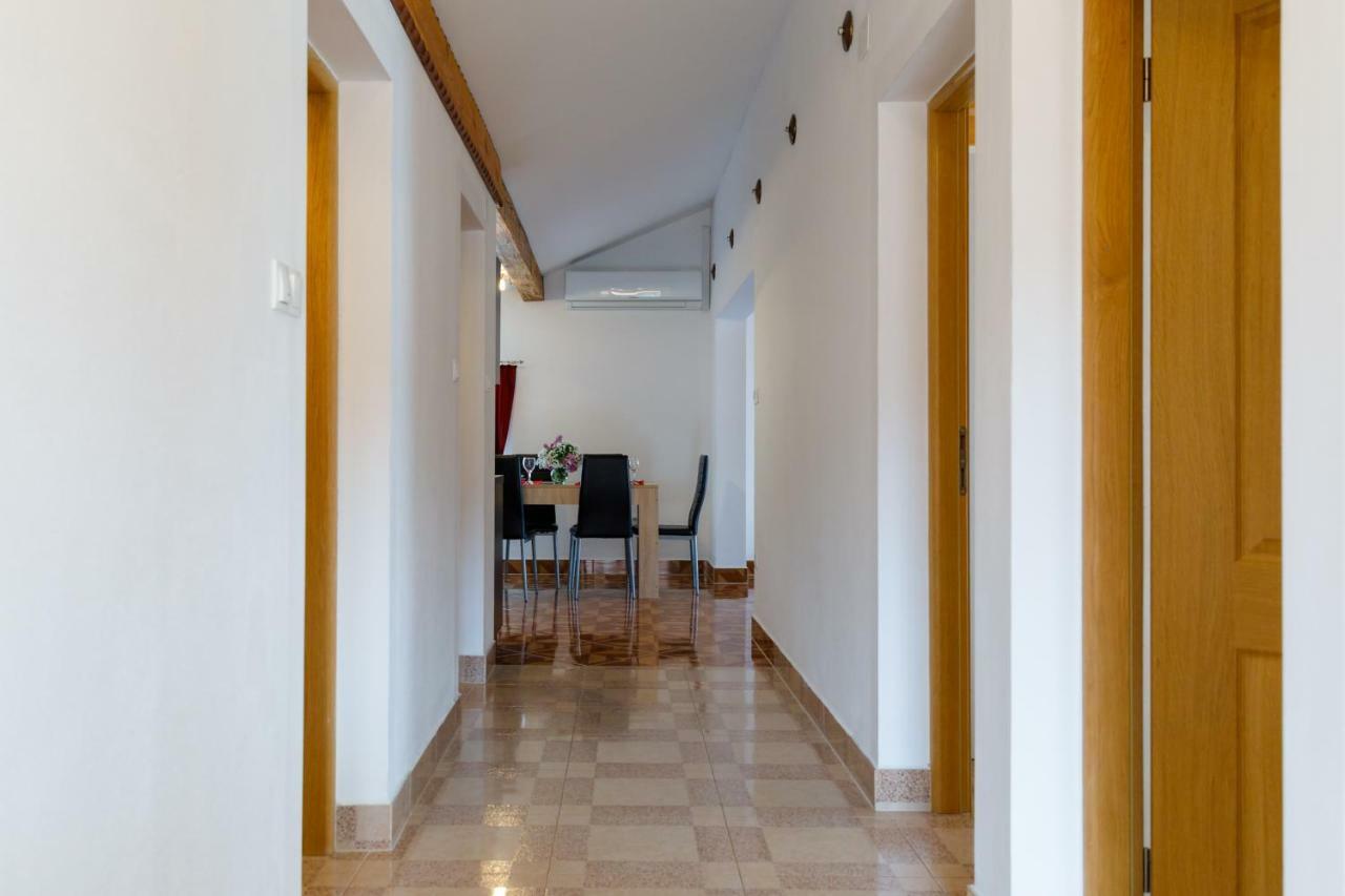 Apartment Aleksandra Malinska Eksteriør billede
