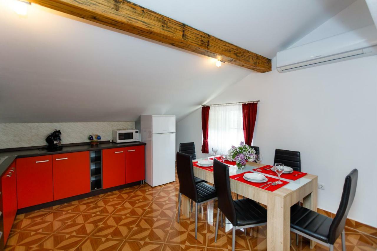 Apartment Aleksandra Malinska Eksteriør billede